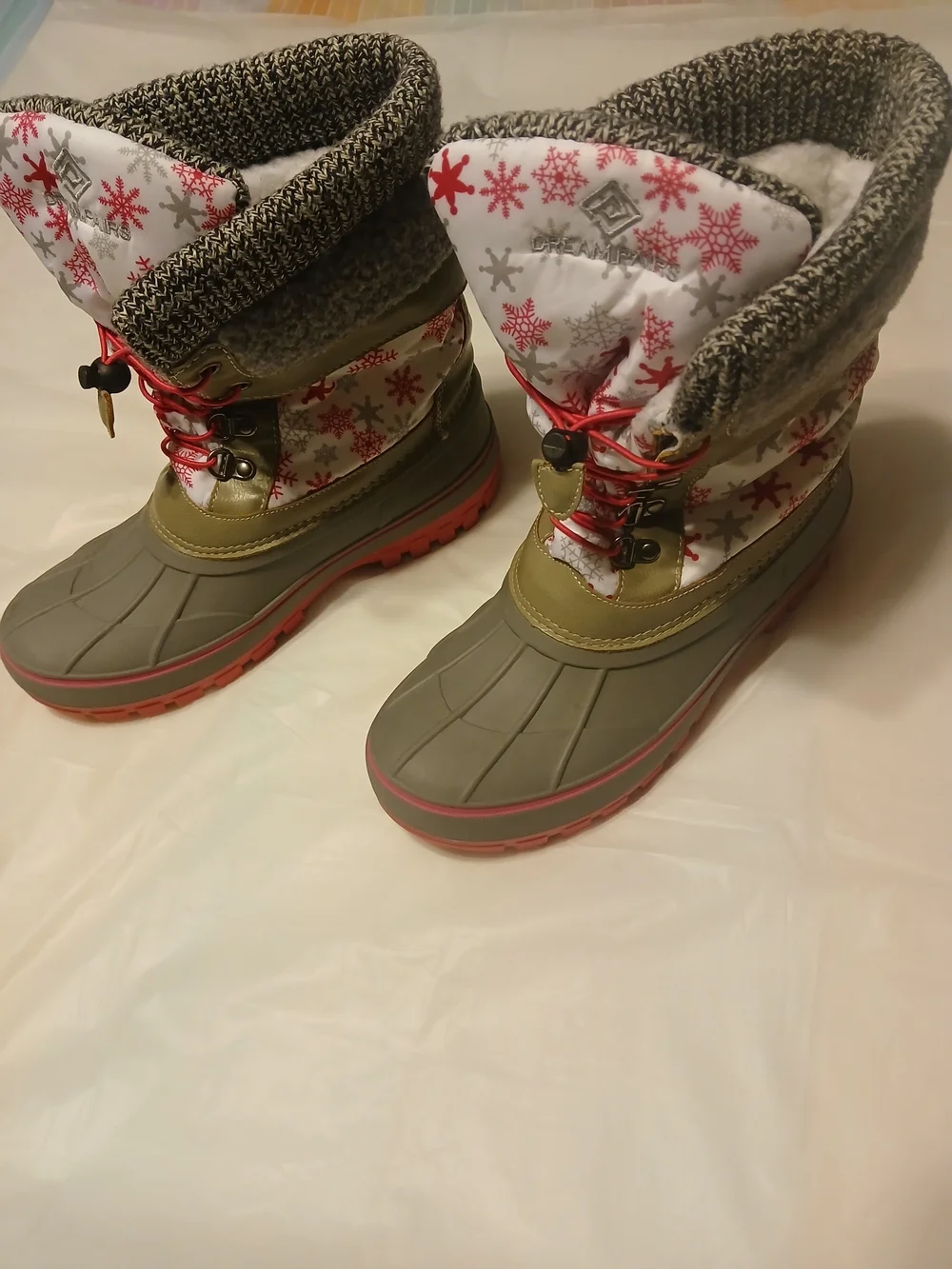 Dream Pairs Kids Waterproof Snow Boots in Gray and Pink